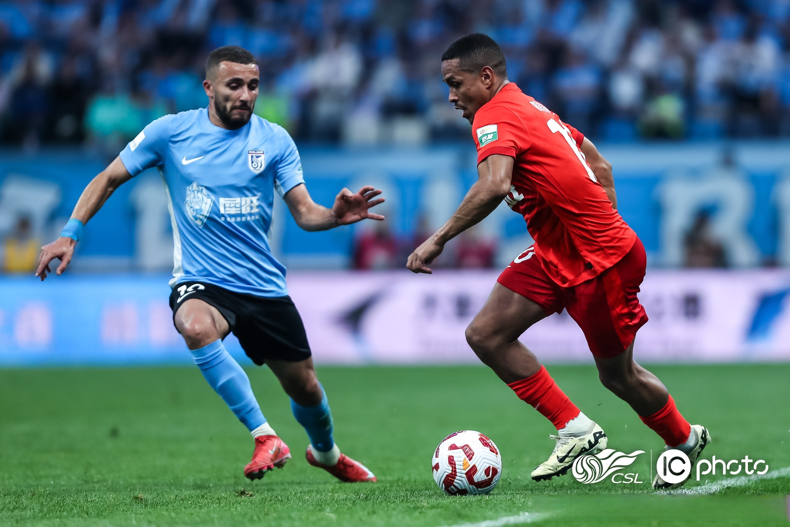 包含中超赛程吃紧，利物浦今晚篮板制胜，目标明确，阵容厚度经受考验的词条