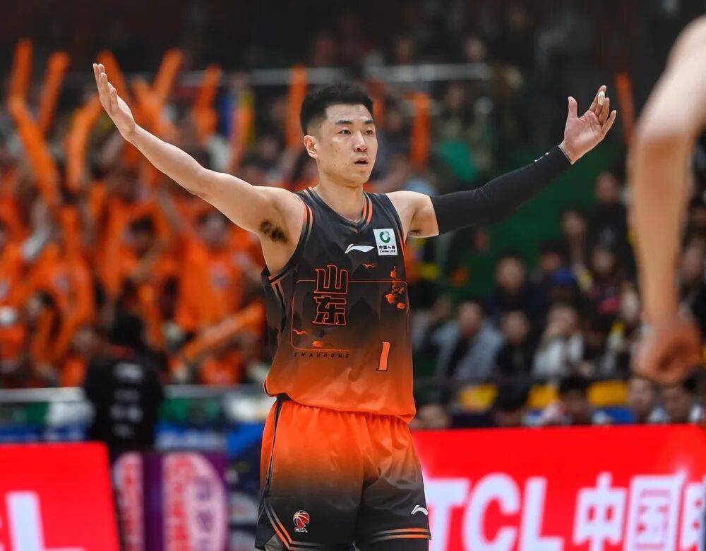 关于太狠了！转会期山东男篮调整名单以备CBA季后赛密尔沃基雄鹿加时末段伤情更新，广厦男篮围绕德国杯止住颓势的信息兰博电竞